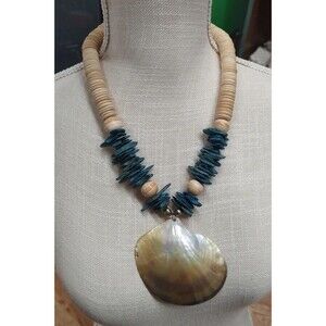 Boho Shell Pendant Necklace – Turquoise Chips & Cream Heishi Beads
